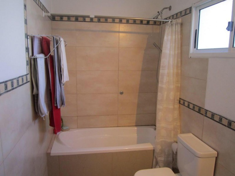 Linda y modera casa en barrio privado 